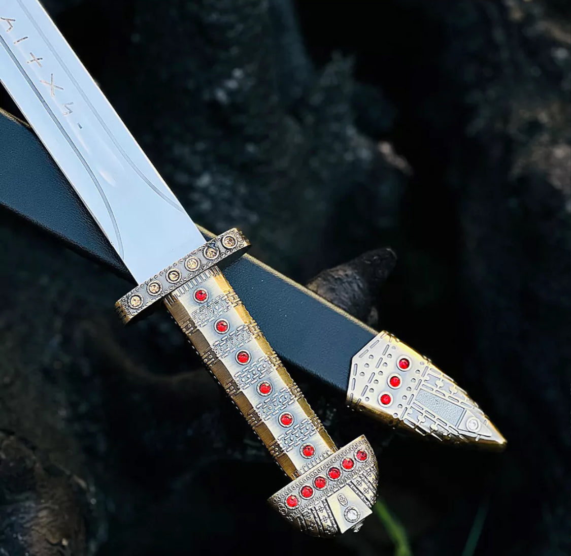 RAGNAR LOTHBROK SWORD REPLICA